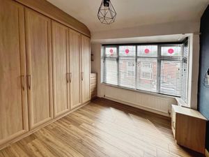 Bedroom- click for photo gallery